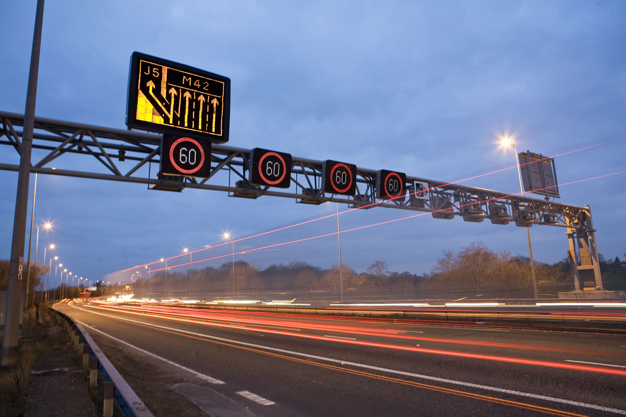 smart-motorways-what-they-are-how-to-use-them-theory-test-pro